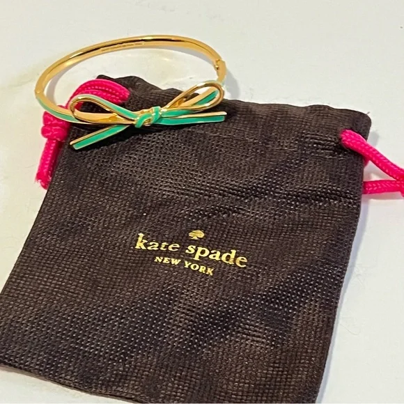 Kate Spade Gold Tone Bracelet with Green Bow NWOT with jewelry pouch - Picture 1 of 10